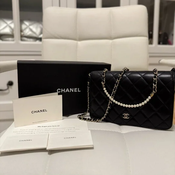 😍👜Chanel Iridescent Lambskin Quilted Pearl Wallet On Chain WOC Black - Picture 14 of 15